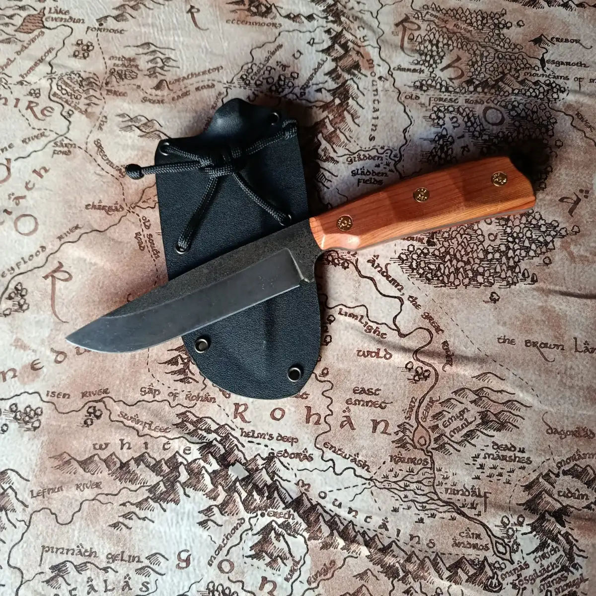 Couteau  Bushcraft manche en IF