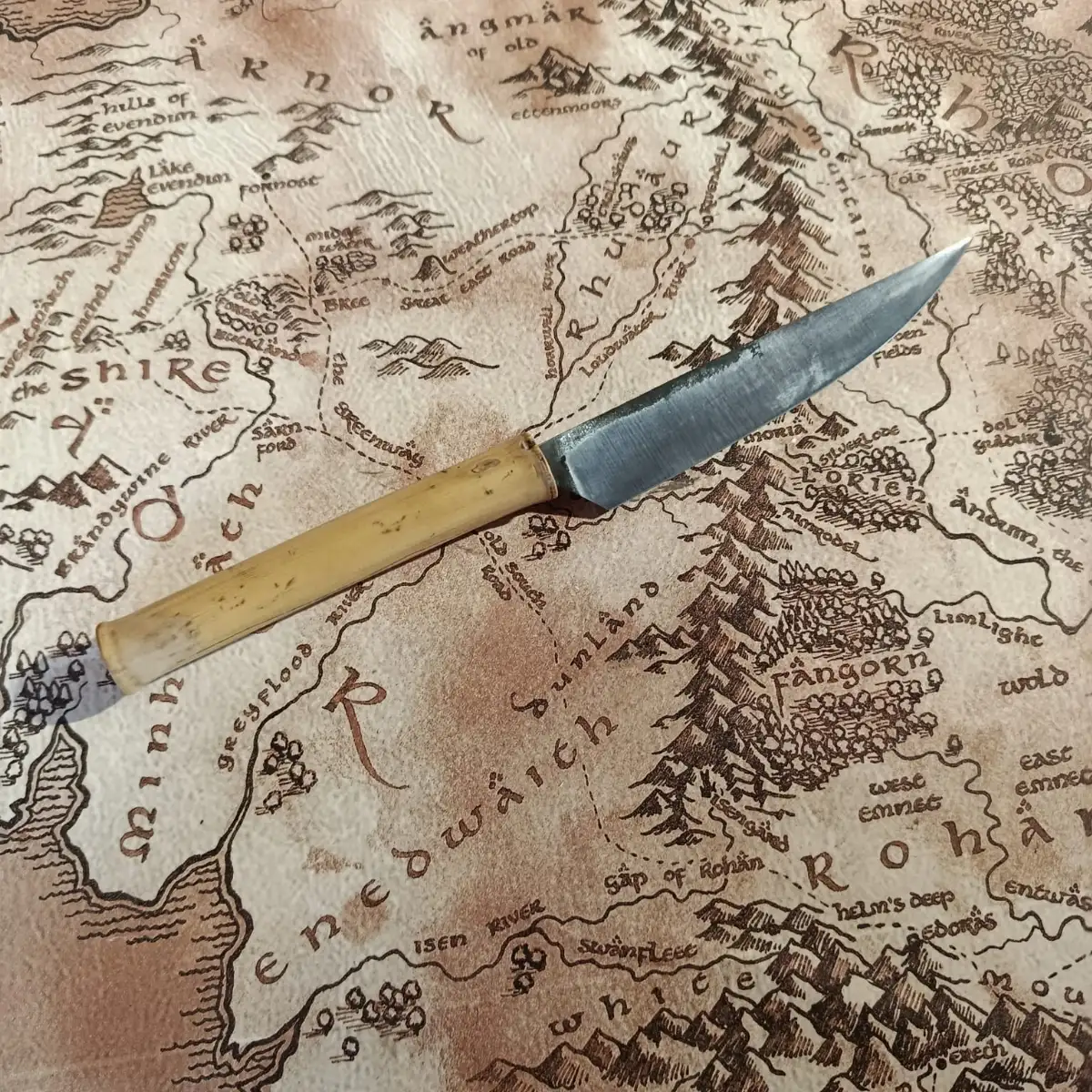 Couteau de cuisine avec manche en bambou