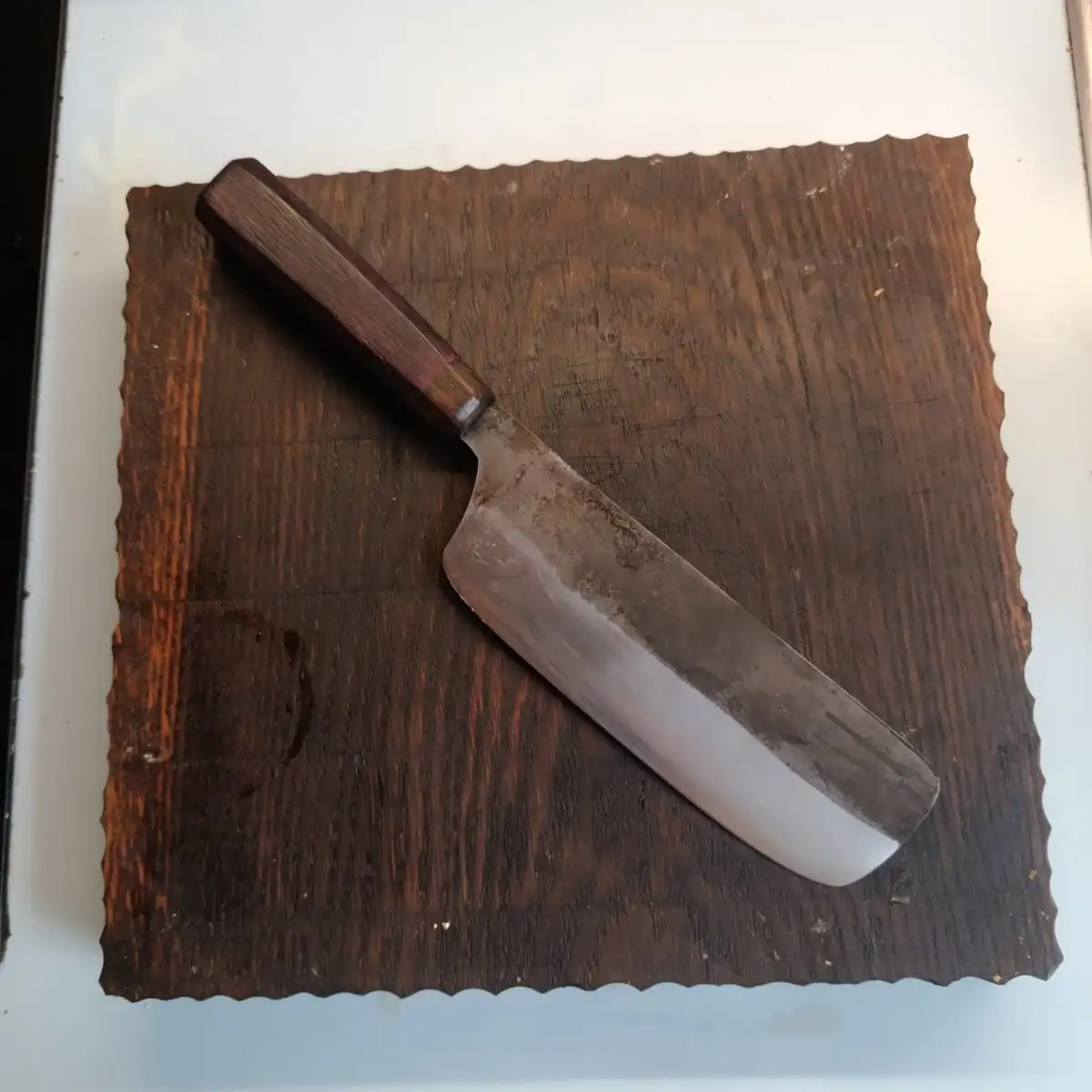 Le Nakiri manche en amarante et chêne fumé